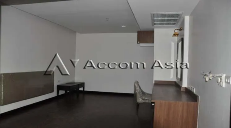 7  3 br Apartment For Rent in Sukhumvit ,Bangkok BTS Ekkamai at High-Rise Living with a Large Balcony Apartment in Ekkamai 1419349