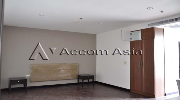 8  3 br Apartment For Rent in Sukhumvit ,Bangkok BTS Ekkamai at High-Rise Living with a Large Balcony Apartment in Ekkamai 1419349