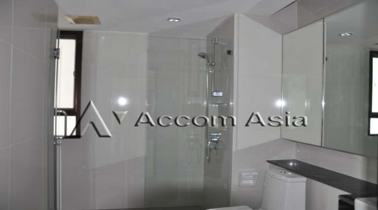 9  3 br Apartment For Rent in Sukhumvit ,Bangkok BTS Ekkamai at High-Rise Living with a Large Balcony Apartment in Ekkamai 1419349