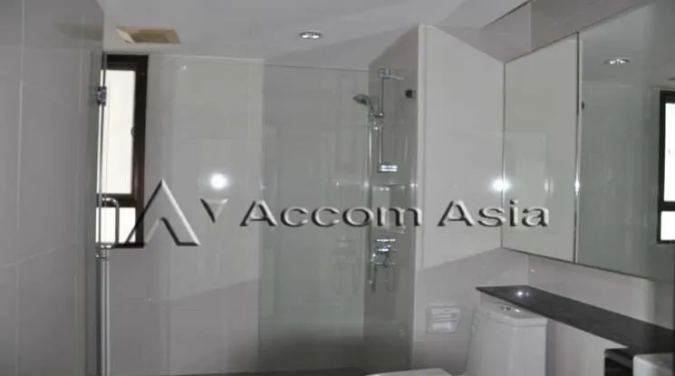 9  3 br Apartment For Rent in Sukhumvit ,Bangkok BTS Ekkamai at High-Rise Living with a Large Balcony Apartment in Ekkamai 1419349