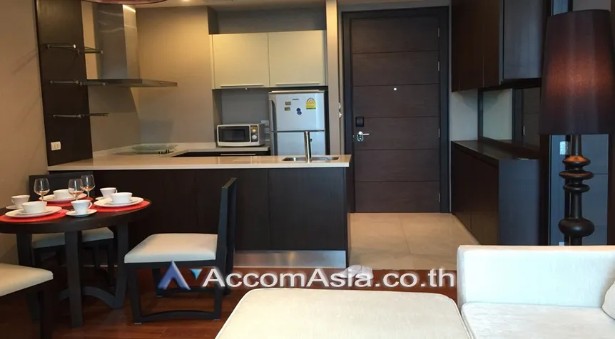 unit 1 Bedroom  Condominium For Rent & Sale in Ploenchit, Bangkok  near BTS Ploenchit (1519364)