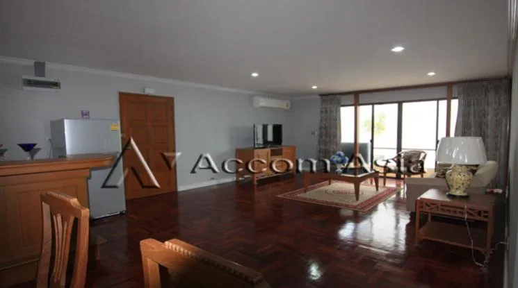 unit 2 Bedrooms  Apartment For Rent in Phaholyothin, Bangkok  near BTS Ari (1419381)