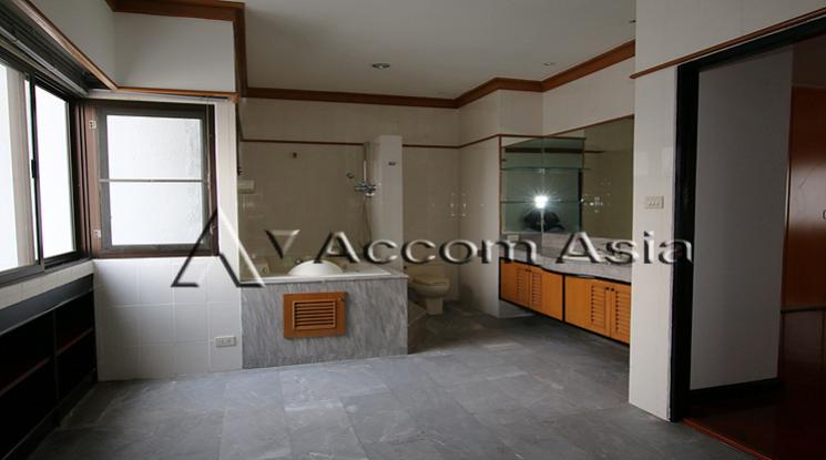 9  4 br Apartment For Rent in Sukhumvit ,Bangkok BTS Nana at Perfect for Pet lovers Apartment, near NIST Intl 1419454