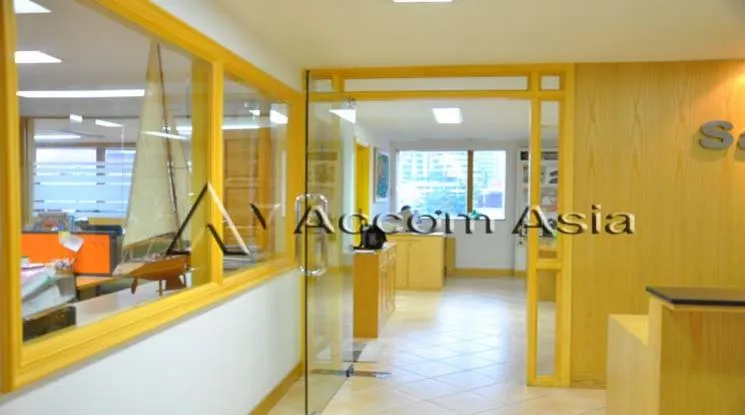 unit 3 Bedrooms  Office space For Rent in Phaholyothin, Bangkok  near BTS Ari (1519467)