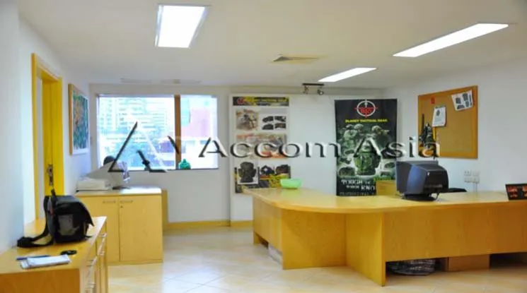 unit 3 Bedrooms  Office space For Rent in Phaholyothin, Bangkok  near BTS Ari (1519467)