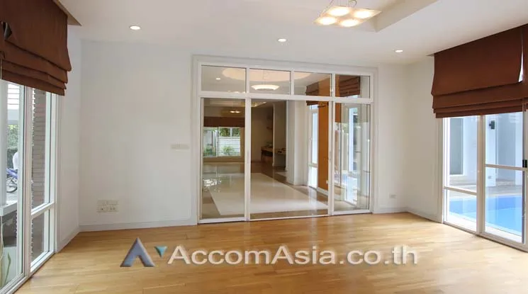  1  4 br House for rent and sale in Sukhumvit ,Bangkok BTS Thong Lo at Privacy and Peaceful 60039