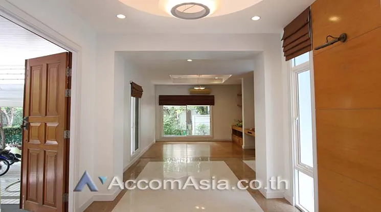 unitPrivate Swimming Pool, Pet friendly |  4 Bedrooms  House For Rent & Sale in Sukhumvit, Bangkok  near BTS Thong Lo (60039)