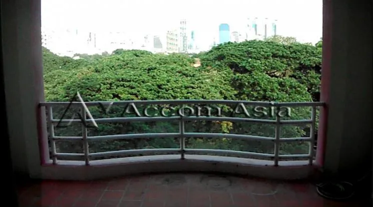 unit 4 Bedrooms  Condominium For Rent in Ploenchit, Bangkok  near BTS Ploenchit (1519537)
