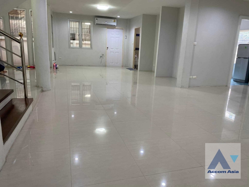  1  3 br House For Rent in Pattanakarn ,Bangkok BTS On Nut at Areena Garden 1819567