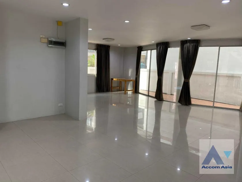 unitHome Office |  3 Bedrooms  House For Rent in Pattanakarn, Bangkok  near BTS On Nut (1819567)