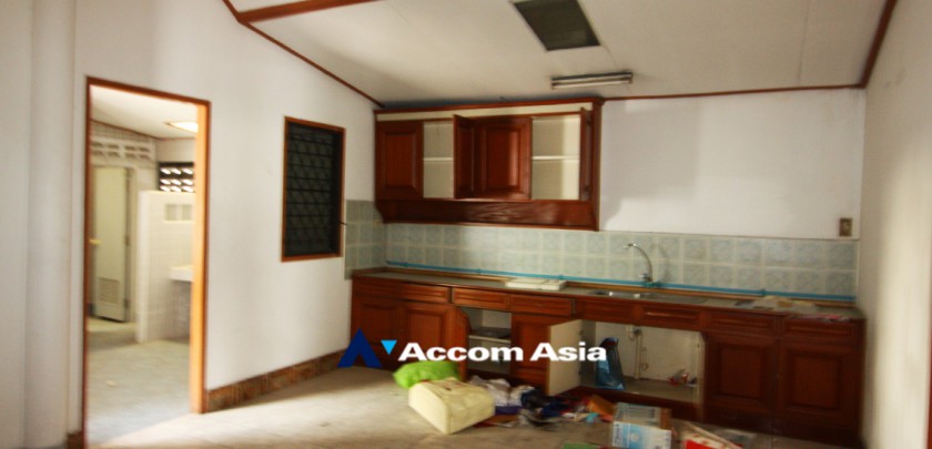 6  2 br House for rent and sale in Sukhumvit ,Bangkok BTS Ekkamai - BTS Phra khanong 2319691