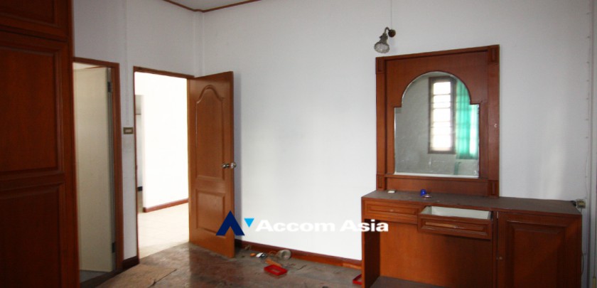 7  2 br House for rent and sale in Sukhumvit ,Bangkok BTS Ekkamai - BTS Phra khanong 2319691