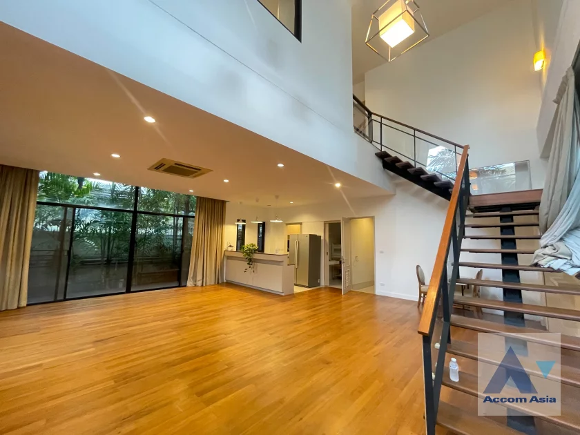 unitGround Floor, Duplex Condo |  3 Bedrooms  Apartment For Rent in Sukhumvit, Bangkok  near BTS Ekkamai (1419705)