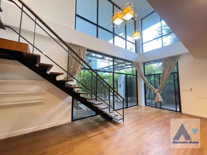 unitGround Floor, Duplex Condo |  3 Bedrooms  Apartment For Rent in Sukhumvit, Bangkok  near BTS Ekkamai (1419705)