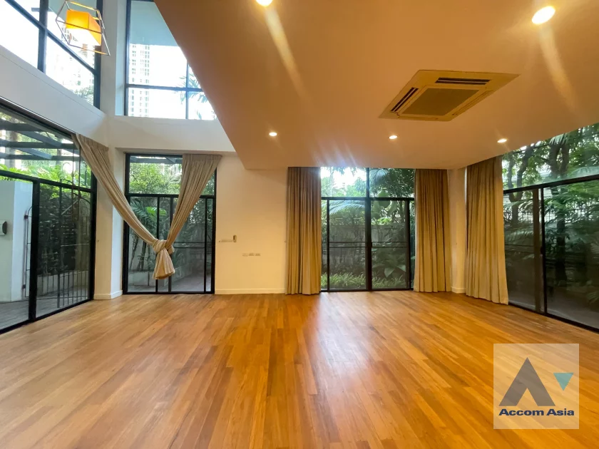 unitGround Floor, Duplex Condo |  3 Bedrooms  Apartment For Rent in Sukhumvit, Bangkok  near BTS Ekkamai (1419705)