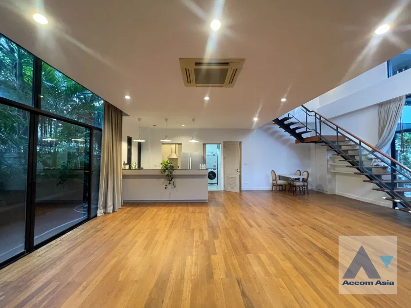 unitGround Floor, Duplex Condo |  3 Bedrooms  Apartment For Rent in Sukhumvit, Bangkok  near BTS Ekkamai (1419705)