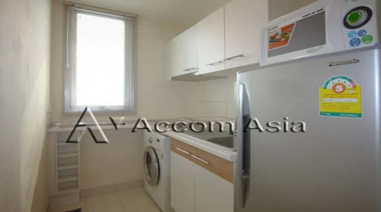 unit 2 Bedrooms  Condominium For Rent in Sukhumvit, Bangkok  near BTS Ekkamai (1520006)