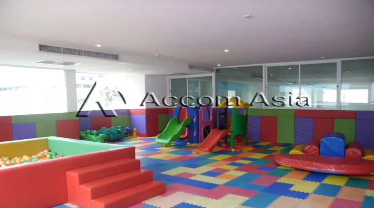  1  3 br Apartment For Rent in Sukhumvit ,Bangkok BTS Phrom Phong at Apartment with Top Facilities, Close to Emshere 1720051