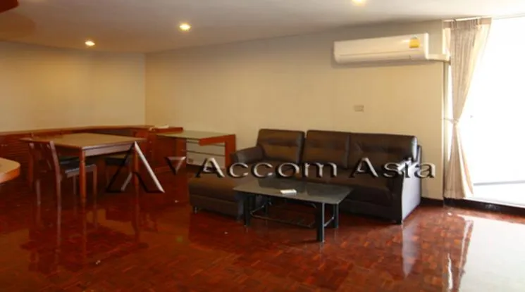 unit 3 Bedrooms  Condominium For Rent in Sukhumvit, Bangkok  near BTS Ekkamai (1520193)