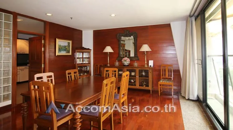 unit 2 Bedrooms  Condominium For Rent in Ploenchit, Bangkok  near BTS Chitlom (1520226)