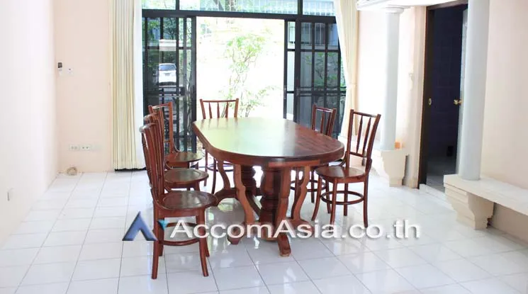 unitPet friendly |  3 Bedrooms  Townhouse For Rent in Sukhumvit, Bangkok  near BTS Phrom Phong (1820327)
