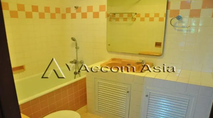 9  2 br Apartment For Rent in Sukhumvit ,Bangkok BTS Ploenchit at Low Rised Building 1420389