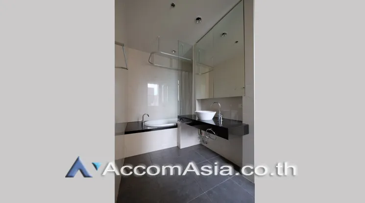 16  2 br Condominium for rent and sale in Silom ,Bangkok MRT Silom - BTS Sala Daeng at The Legend Saladaeng 1520403