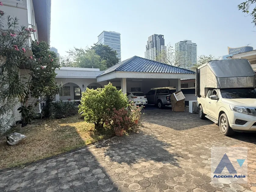 12  4 br House For Rent in Sukhumvit ,Bangkok BTS Ekkamai 100069