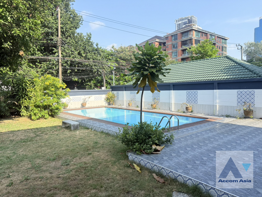 10  4 br House For Rent in Sukhumvit ,Bangkok BTS Ekkamai 100069