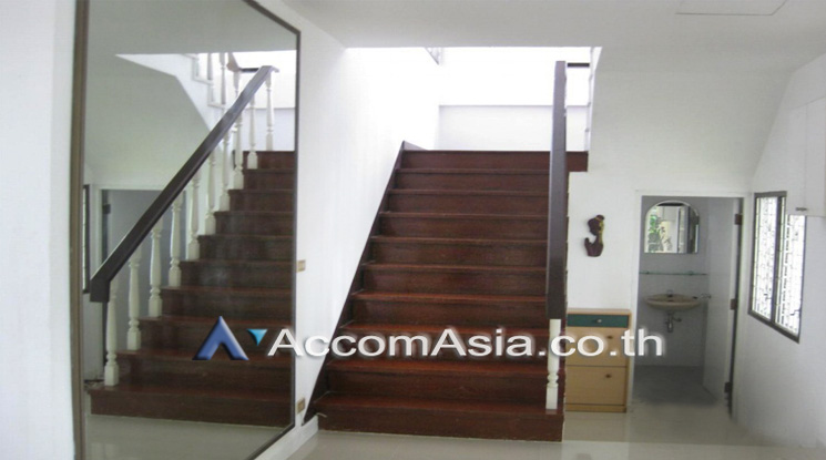 4  4 br House For Rent in Sathorn ,Bangkok MRT Khlong Toei 1720693