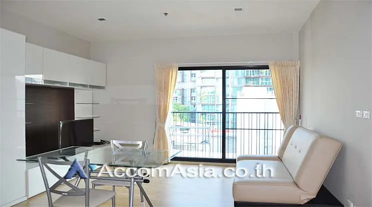 unit 1 Bedroom  Condominium For Rent & Sale in Sukhumvit, Bangkok  near BTS Ekkamai (1520785)