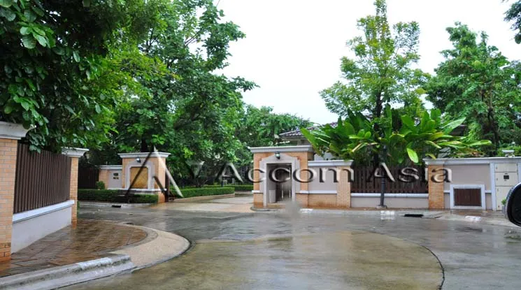 unit 5 Bedrooms  House For Rent & Sale in Bang Na, Bangkok  near BTS Bearing (2420794)