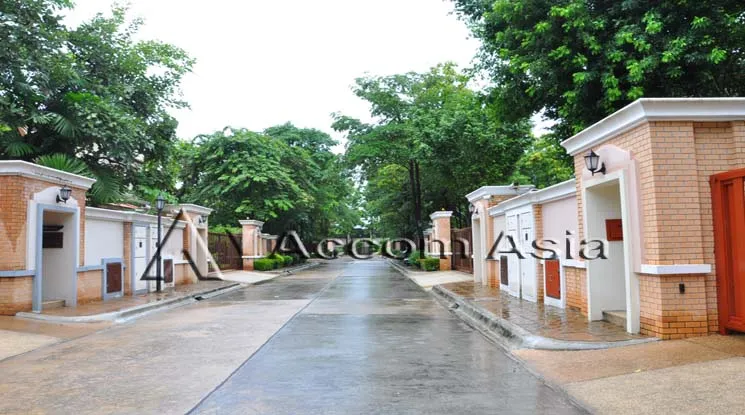 unit 5 Bedrooms  House For Rent & Sale in Bang Na, Bangkok  near BTS Bearing (2420794)