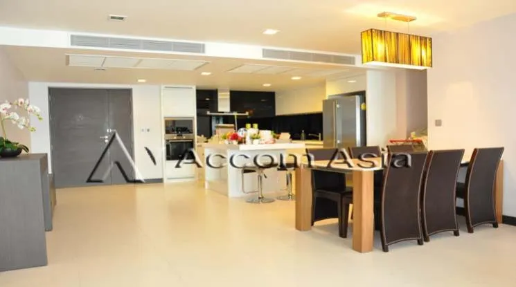 unit 3 Bedrooms  Apartment For Rent in Sukhumvit, Bangkok  near BTS Asok - MRT Sukhumvit (1420834)