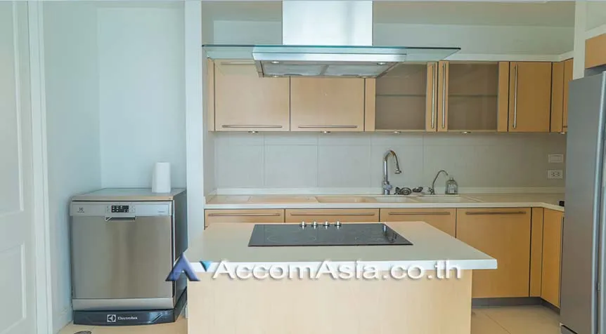 unit 3 Bedrooms  Condominium For Rent & Sale in Ploenchit, Bangkok  near BTS Ploenchit (1520841)