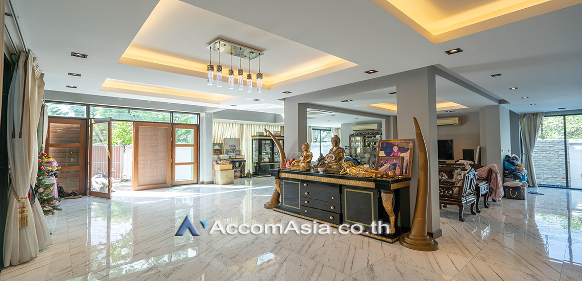 6  4 br House for rent and sale in Sukhumvit ,Bangkok BTS Phra khanong at Moo Baan Pakamas 1720910