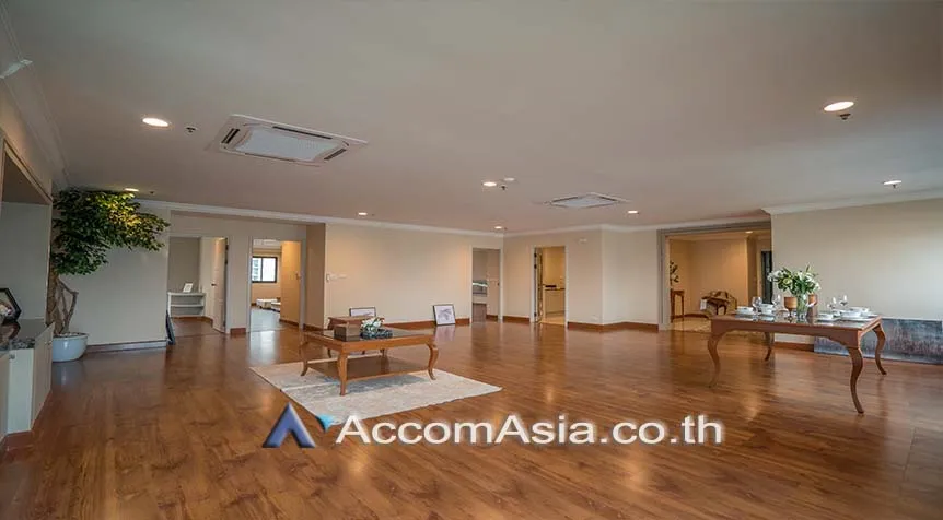  1  3 br Apartment For Rent in Sukhumvit ,Bangkok BTS Asok - MRT Sukhumvit at Perfect Apartment for Big Family, Prime Location Near Main Street 10175