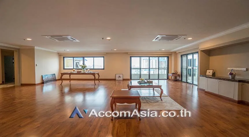  1  3 br Apartment For Rent in Sukhumvit ,Bangkok BTS Asok - MRT Sukhumvit at Perfect Apartment for Big Family, Prime Location Near Main Street 10175