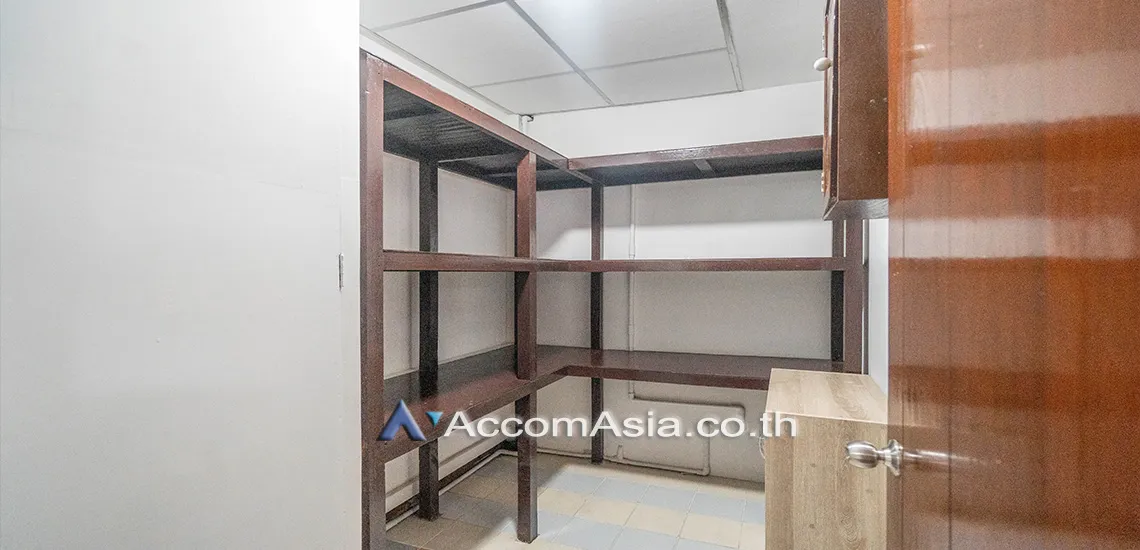 6  2 br Apartment For Rent in Sukhumvit ,Bangkok BTS Thong Lo at Greenery garden and privacy 1421075