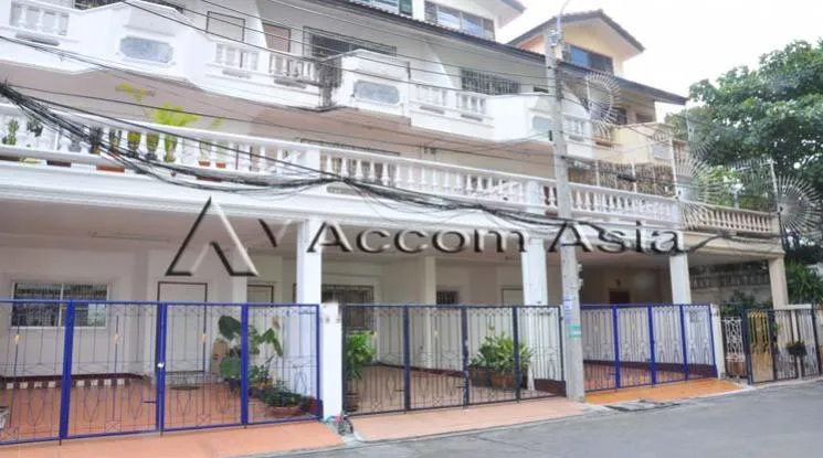 unitHome Office |  4 Bedrooms  Townhouse For Rent in Sathorn, Bangkok  near MRT Lumphini (2521130)