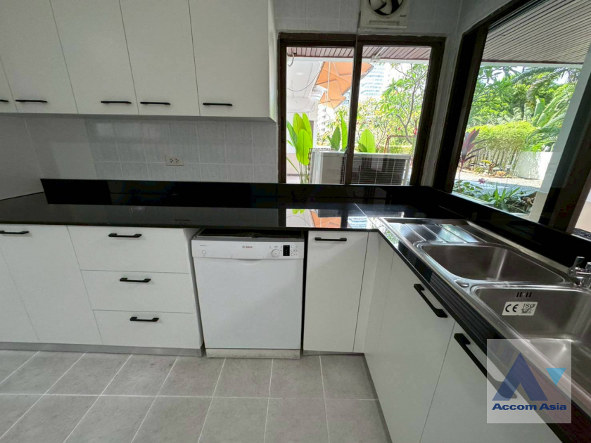 8  4 br Apartment For Rent in Sukhumvit ,Bangkok BTS Phrom Phong at Pet friendly - High rise Apartment in Phrom Phong 1421155