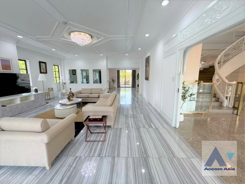  1  4 br Apartment For Rent in Sukhumvit ,Bangkok BTS Phrom Phong at Pet friendly - High rise Apartment in Phrom Phong 1421155