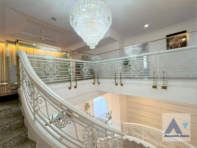 11  4 br Apartment For Rent in Sukhumvit ,Bangkok BTS Phrom Phong at Pet friendly - High rise Apartment in Phrom Phong 1421155