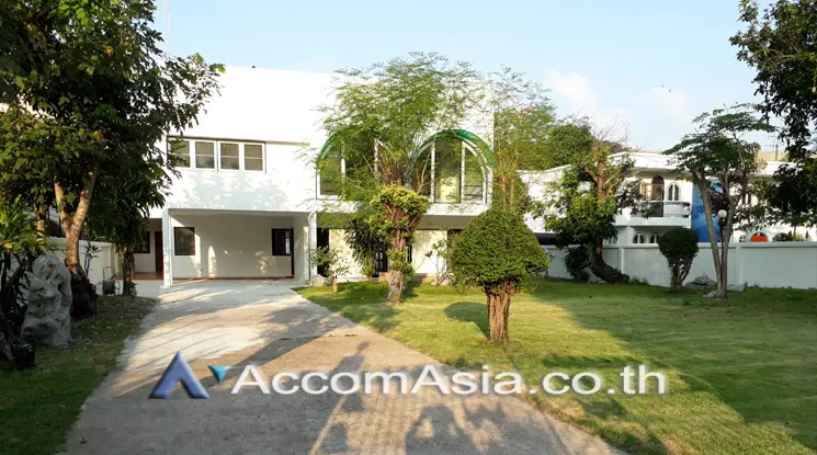 unit 3 Bedrooms  House For Rent in Sukhumvit, Bangkok  near BTS Punnawithi (2321187)