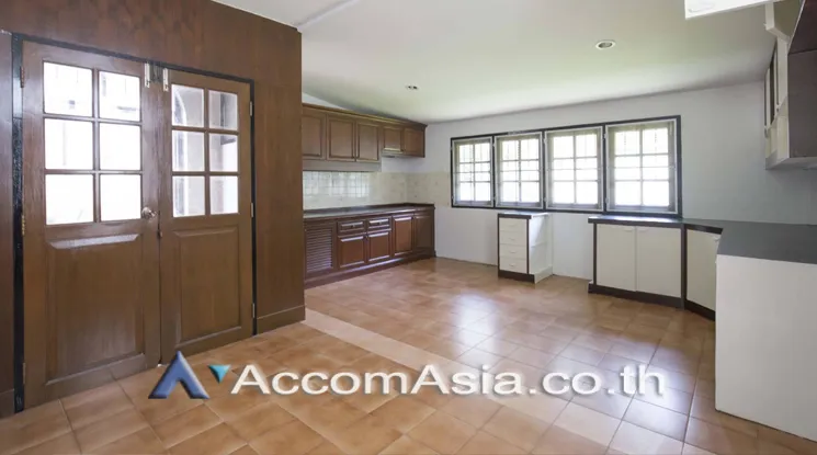 unit 3 Bedrooms  House For Rent in Sukhumvit, Bangkok  near BTS Punnawithi (2321187)