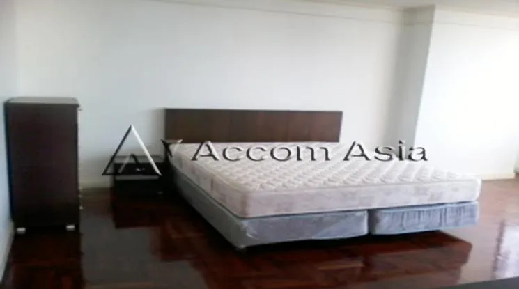 unit 2 Bedrooms  Condominium For Rent in Sukhumvit, Bangkok  near BTS Asok - MRT Sukhumvit (1521202)