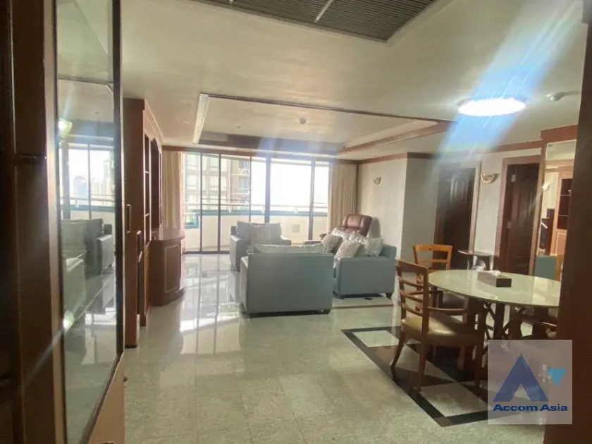 Pet friendly |  Las Colinas Condominium  2 Bedroom for Rent MRT Sukhumvit in Sukhumvit Bangkok