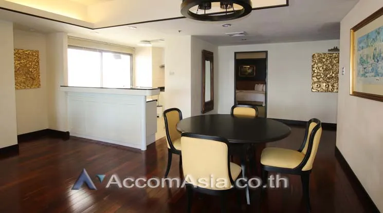 unit 2 Bedrooms  Apartment For Rent in Sathorn, Bangkok  near MRT Lumphini (1421249)