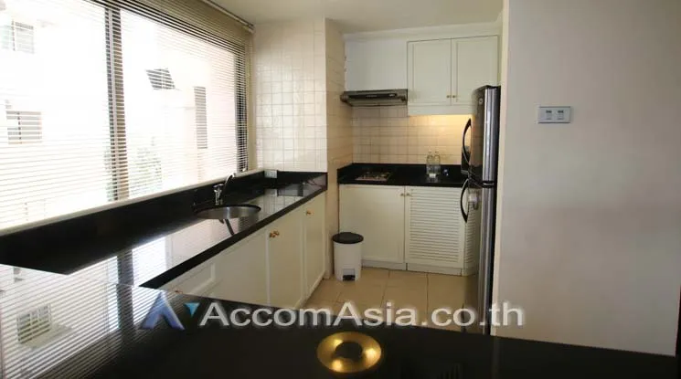 unit 2 Bedrooms  Apartment For Rent in Sathorn, Bangkok  near MRT Lumphini (1421249)
