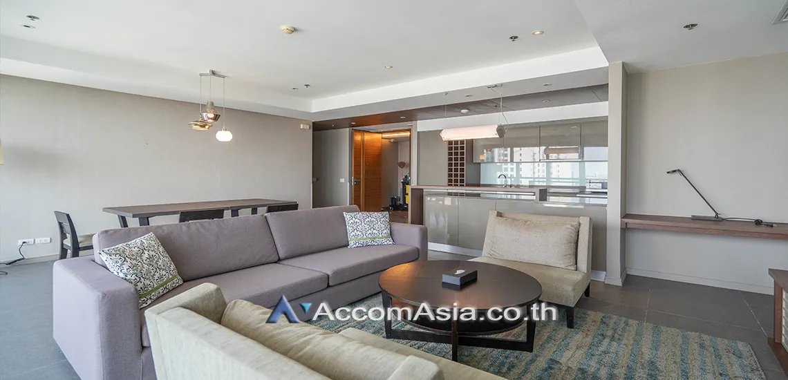 unit 3 Bedrooms  Apartment For Rent in Charoen Nakhon, Bangkok  near BTS Krung Thon Buri (1421281)